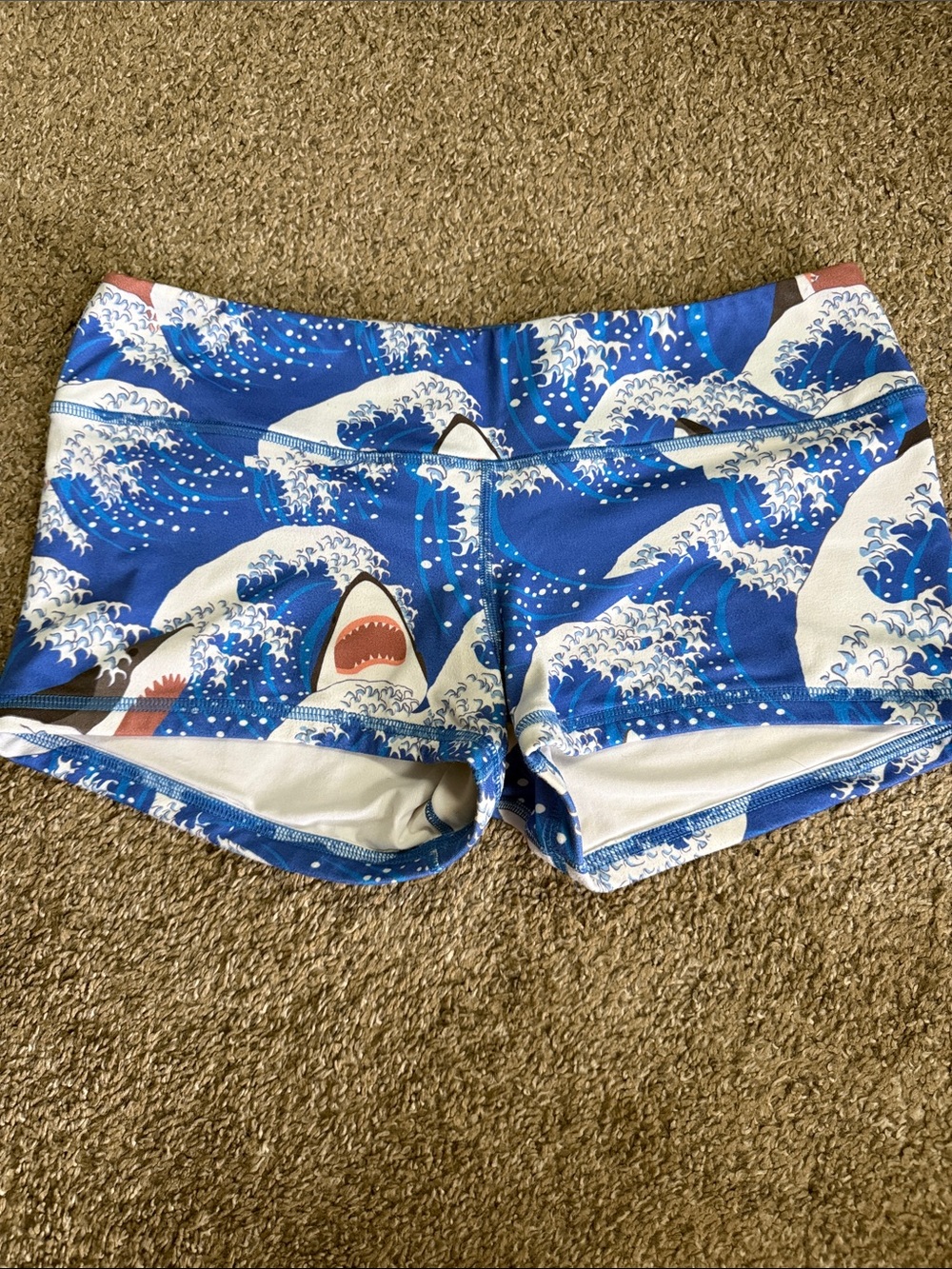 Fleo Jaws Shorts Size L
